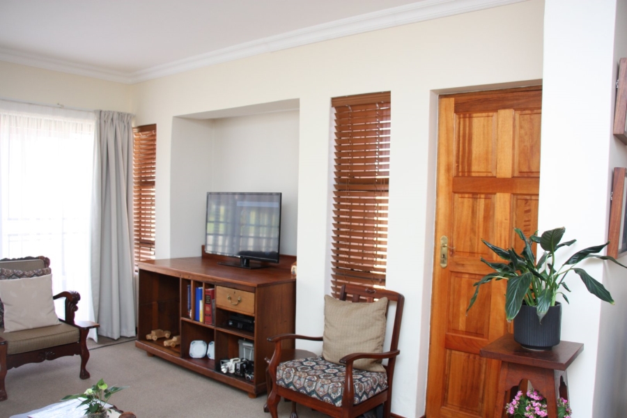 2 Bedroom Property for Sale in Langenhovenpark Free State